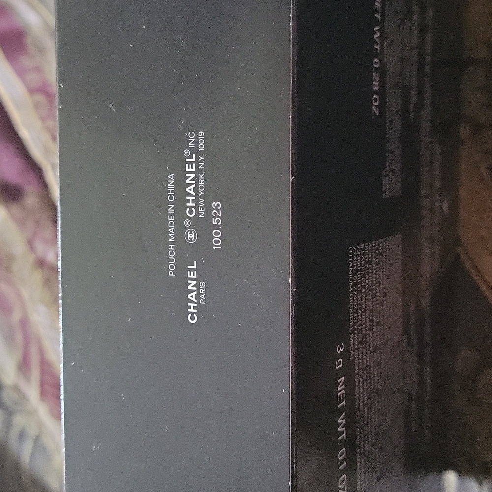 Chanel red lacquer makeup bag gorgous new comes boxed sending extra makeup high - Picture 5 of 6